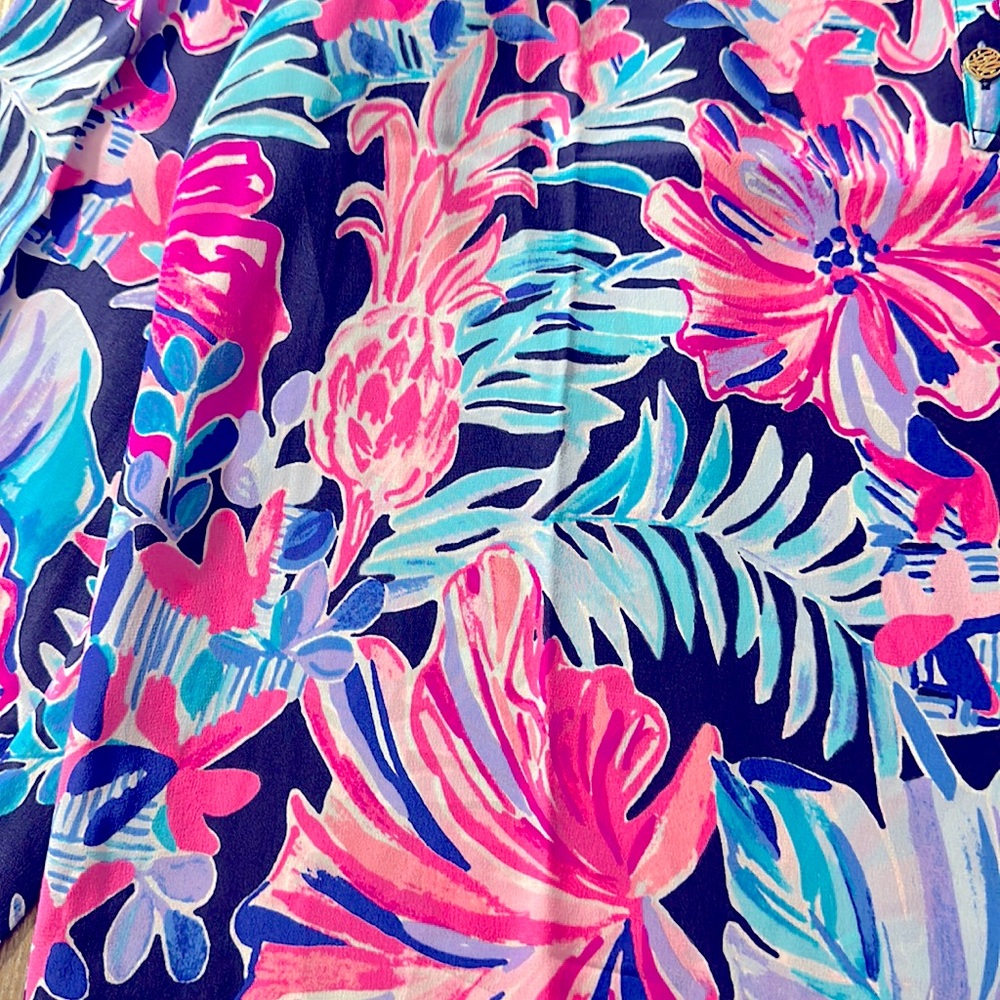 MOVING SALE: Lilly Pulitzer Elsa Blouse - Picture 5 of 10